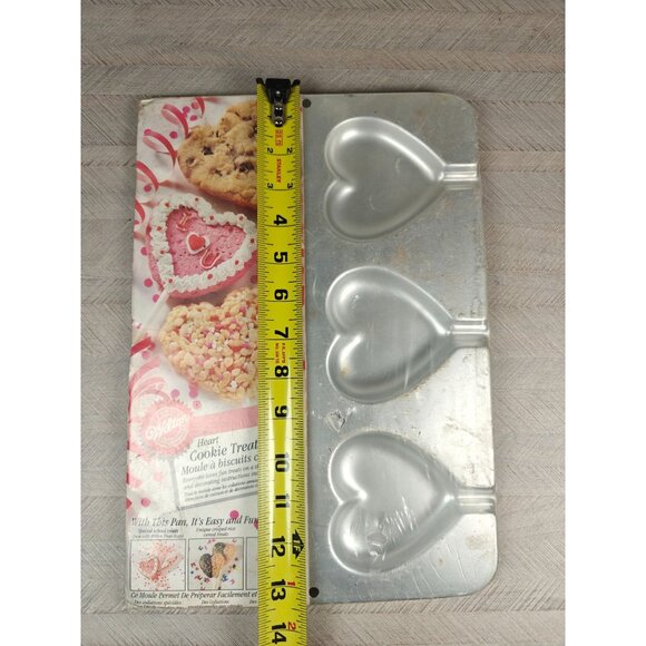 Vintage Wilton Heart Cookie Treat Pan Mold 1995 Aluminum Retro Bakeware - Picture 5 of 5
